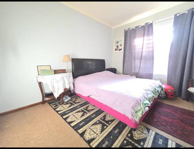 2 BEDROOM HOUSE FOR SALE IN D'URBANVALE